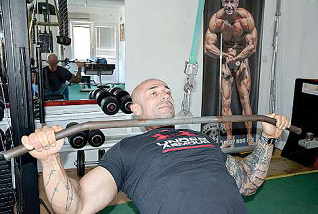 Зоран једе килограм меса дневно, а после пехара је опет ГЛАДАН: Како је бити шампион у бодибилдингу